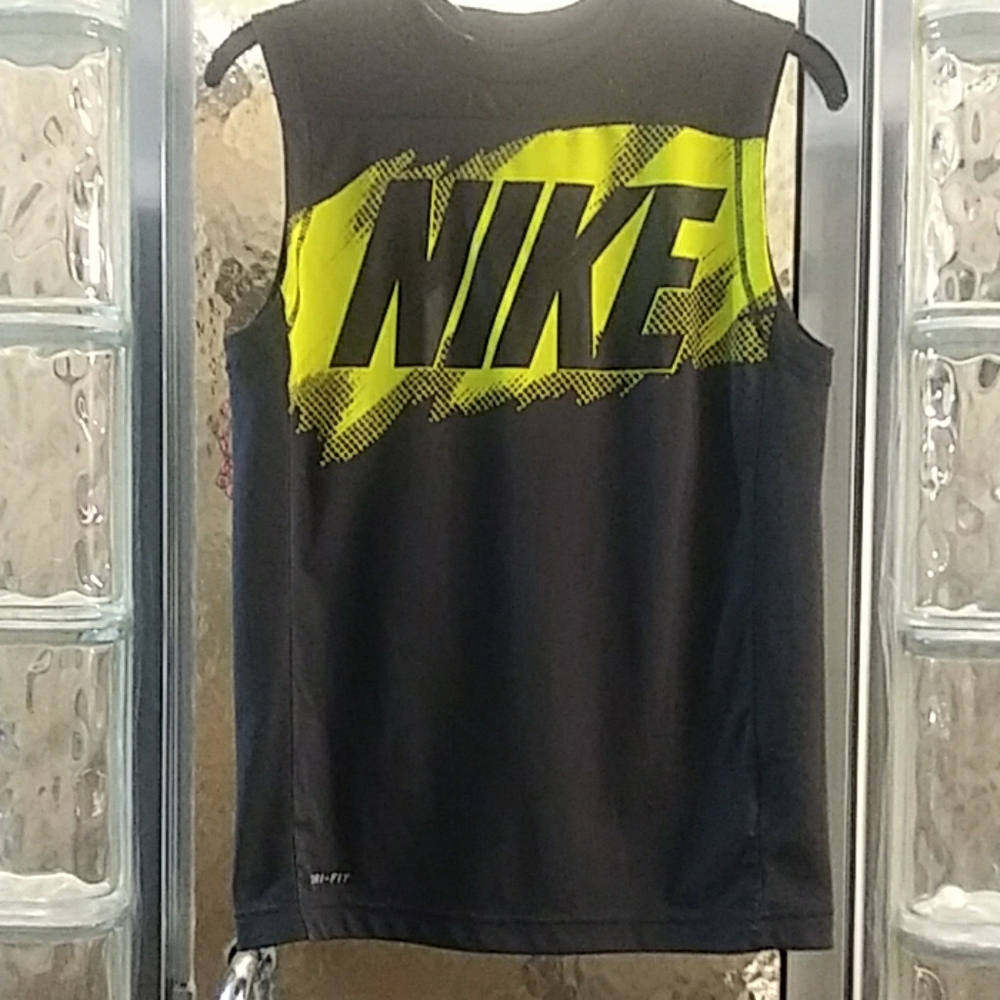 Boys Nike muscle shirt